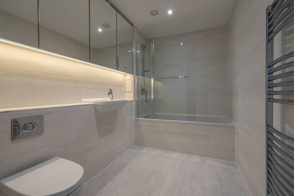 Apartamento Luxurious & Modern Townhouse In Hammersmith Londres Exterior foto